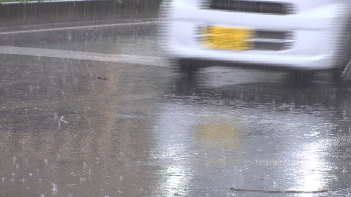 昼過ぎ天気急変　雷、ひょう、停電も　今夜遅くまで急な強い雨や落雷に注意　山梨