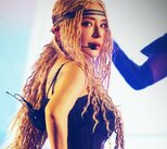 【 浜崎あゆみ 】 「神戸day1いくぜ!!」　ステージショットにファン反響　「楽しみすぎて吐きそう」「髪型かっこいい」|TBS NEWS DIG