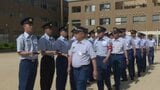 愛媛県消防学校に入学した初任教育訓練生が服装や姿勢などを確認「通常点検」|TBS NEWS DIG