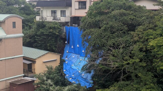 JR熱海駅近くで斜面崩落 周辺に避難指示 長雨の影響か＝静岡県熱海市|TBS NEWS DIG