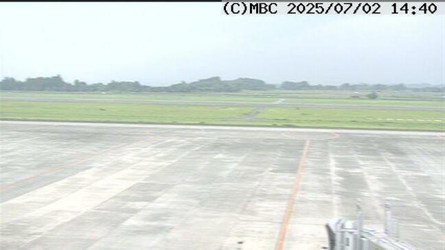 鹿児島空港　新燃岳噴火の火山灰の影響でJAL東京便欠航|TBS NEWS DIG