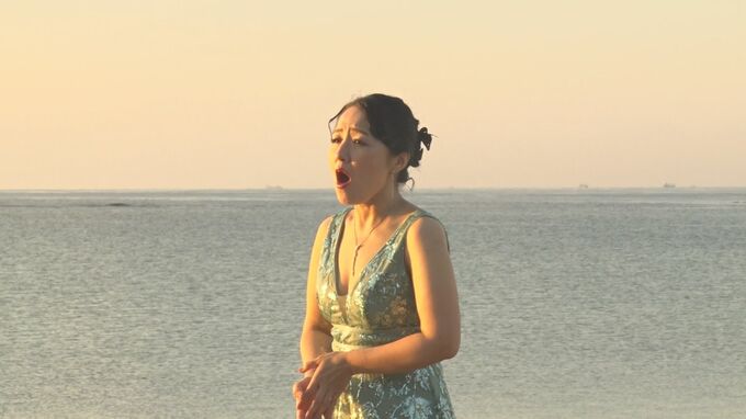 砂浜で朝日を眺めながらクラシック　名護市で音楽と自然が調和したぜいたくな時間を演出|TBS NEWS DIG