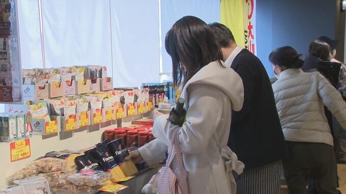 「半年分は買います」物価高の中…食品ギフトを30％から50％オフで販売　お歳暮ギフト解体セールに客殺到|TBS NEWS DIG