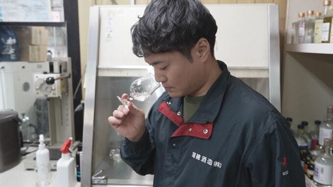 ラム酒造りで「洋酒技術研究会賞」を受賞 沖縄から「世界に負けない酒造り」を目指す仲里彬さん|TBS NEWS DIG