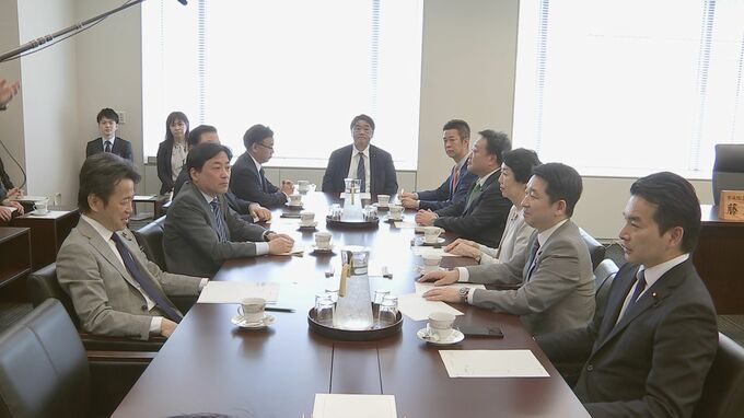 年金法案めぐり　野党側が厚労大臣不信任案提出を示唆