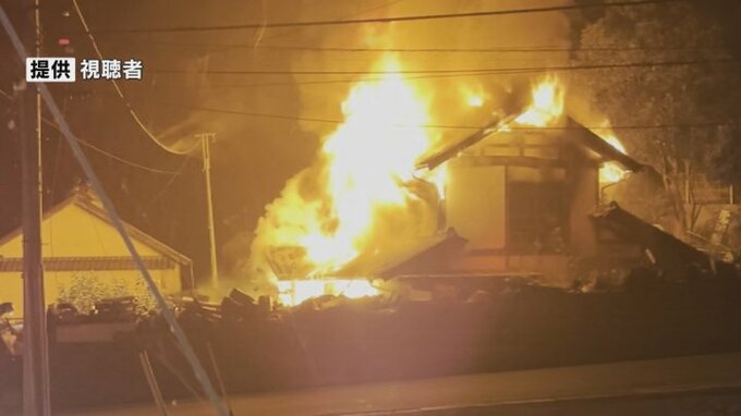 住宅1棟全焼　住人の50代男性病院に搬送　山梨・北杜市|TBS NEWS DIG