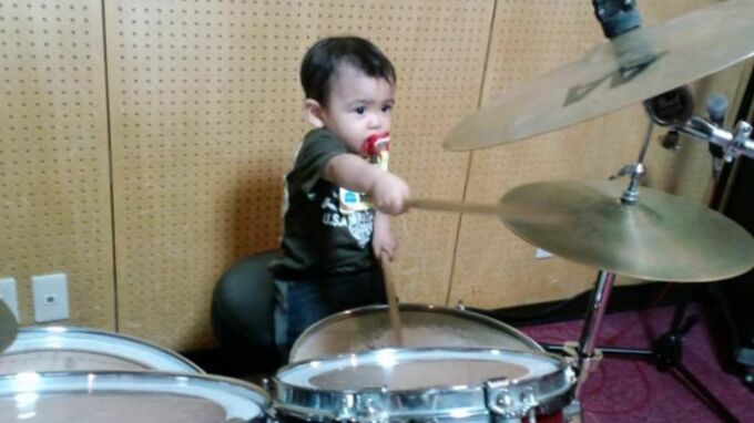 1歳で始めたドラム ヘルニア乗り越え全国大会へ 普天間高校・軽音楽部の3人組バンドLaundry【全力部活】　|　沖縄のニュース｜RBC 琉球放送