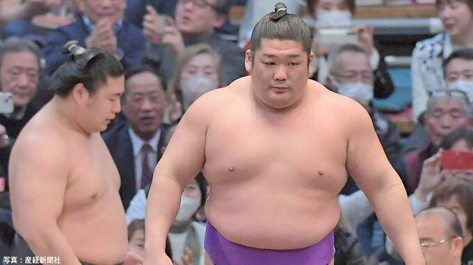 尊富士が110年ぶり新入幕Vに王手 ！ 若元春を下し12勝目、歴史的初賜杯まであと1勝【大相撲春場所】|TBS NEWS DIG