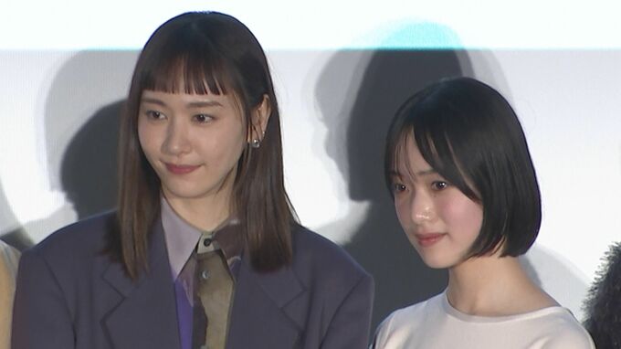 【新垣結衣】　W主演・早瀬憩さん（１６）　初の舞台挨拶を優しくフォロー　「信頼もしてるしね」|TBS NEWS DIG