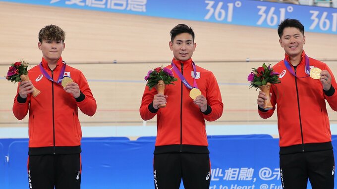 自転車 男子チームスプリント4大会ぶり金 中国に逆転の3走・小原「今夜は金メダルを抱きしめ寝ます」【アジア大会】|TBS NEWS DIG