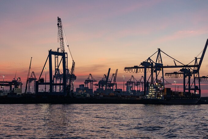 EU、トランプ新関税は貿易協定違反と警告－上限の15%超える課税も