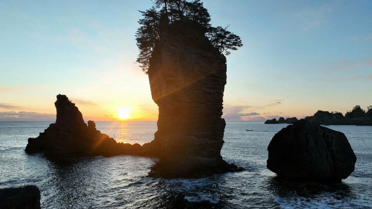 岩手空中散歩】自然が生み出した芸術品 東日本大震災の津波にも耐えた