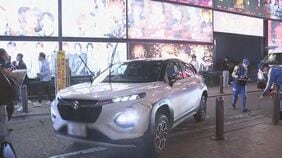 【速報】東京・歌舞伎町で車がタクシーと歩行者にぶつかる　歩行者が軽傷　車が歩道に乗り上げる　警視庁|TBS NEWS DIG