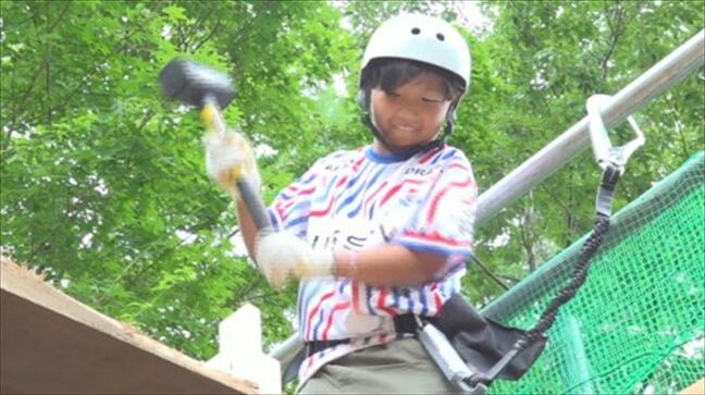 小学生が森に休憩所を建設 7日間キャンプをしながら伝統工法で作業 山梨・富士河口湖町|TBS NEWS DIG