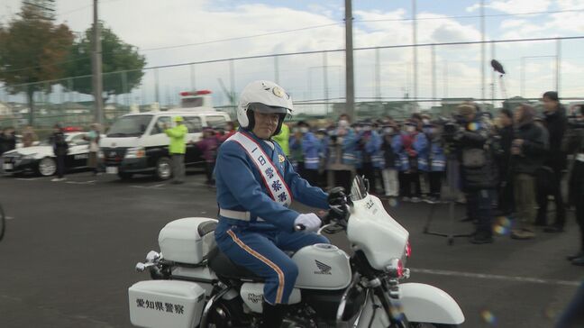 愛知・小牧市出身の井戸田潤さんが「署長~!」元SKE48・須田亜香里さんも一日交通課長に 小牧警察署で交通安全教室 愛知県警|TBS NEWS DIG