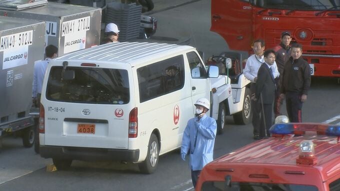 【速報】羽田空港第1ターミナルで牽引車とワゴン車が事故 6人けが|TBS NEWS DIG