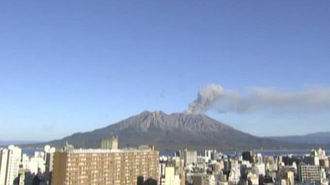 桜島噴火　噴煙1000mの高さに上がる　鹿児島|TBS NEWS DIG