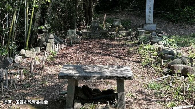 玉野市の常山女軍の石仏などを足蹴りして倒した疑い　男子高校生（17）を逮捕　礼拝所不敬の容疑【岡山】|TBS NEWS DIG