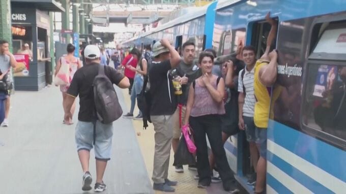 アルゼンチンで大停電　一時、国民の半数近くに影響|TBS NEWS DIG