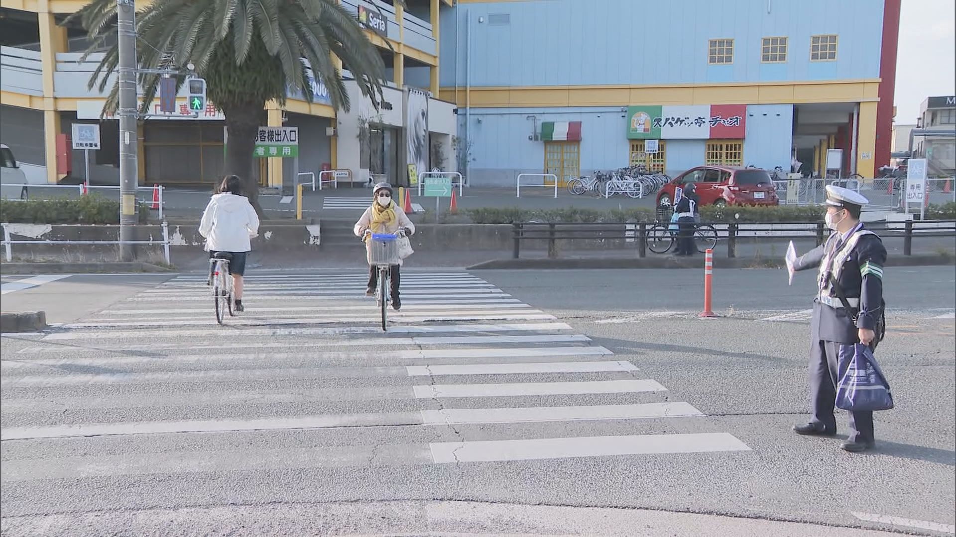 当時16歳の自転車に乗った男子高校生が乗用車にはねられ死亡した事故から３年　現場近くで事故防止の啓発活動が行われる