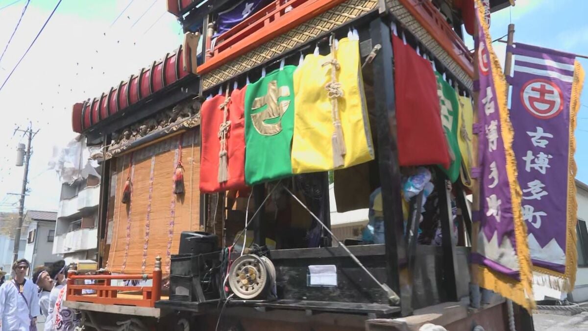 城下町に響く鉦の音　600年の歴史をもつ中津祇園が開幕　勇壮に駆ける漆塗りの山車と神輿が共演