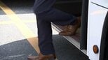 バスのドライバーが自転車の新しい交通ルールに理解を深める講習会【岡山】|TBS NEWS DIG
