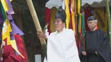 鳥居越え、約3.5メートルの御幣投げ入れ 宇佐神宮で鎮疫祭 大分 | 大分のニュース|OBS NEWS|大分放送