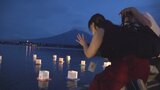 河口湖を幻想的な雰囲気に包む灯篭流し 先祖への感謝や平和への祈りと共に 人数を制限し3年ぶりに開催|TBS NEWS DIG