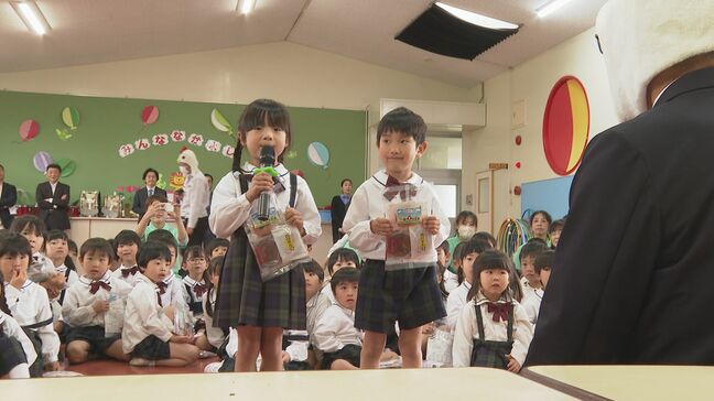 こどもの日を前に　園児に菓子の詰め合わせプレセント　山口・長門|TBS NEWS DIG