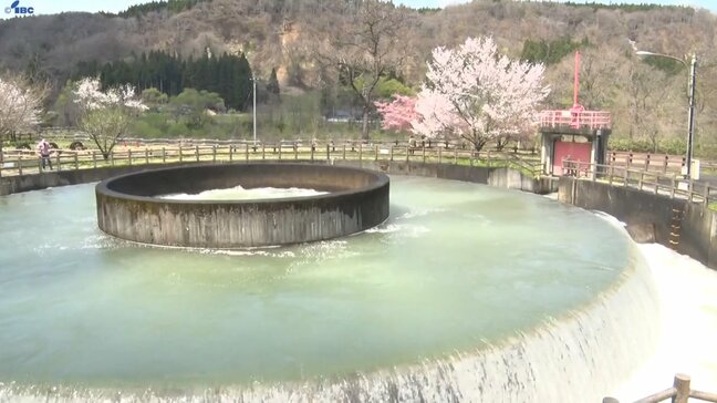 田植えの本格化を前に奥州市胆沢・徳水園で円筒分水工の放水式行われる　岩手|TBS NEWS DIG