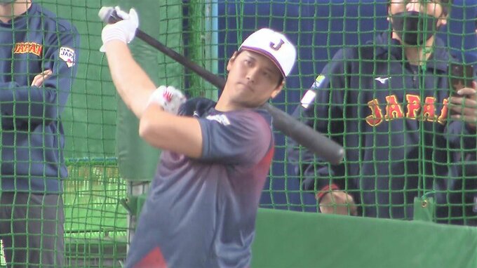 大谷翔平が侍ジャパン合流後、初のフリー打撃！ スタンド最上段への超特大弾にドームどよめく【WBC】|TBS NEWS DIG