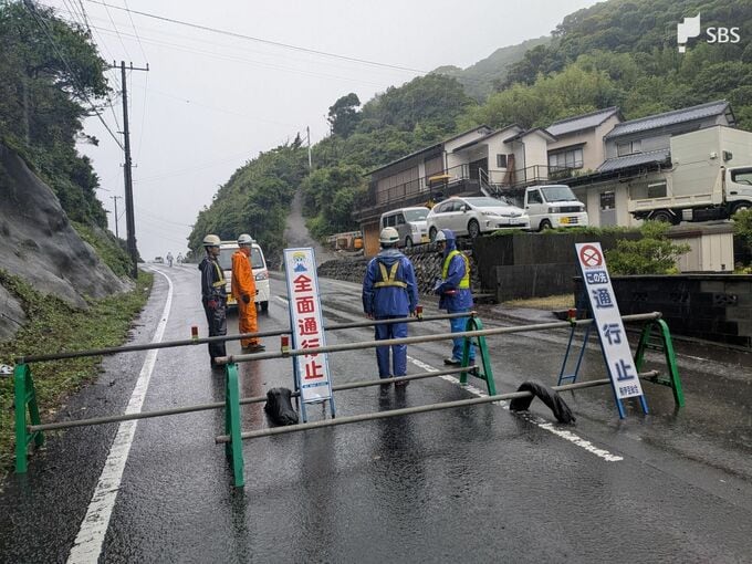 南伊豆町で軽トラックが横転して70代の男女2人搬送 運転をしていた男性が死亡|TBS NEWS DIG