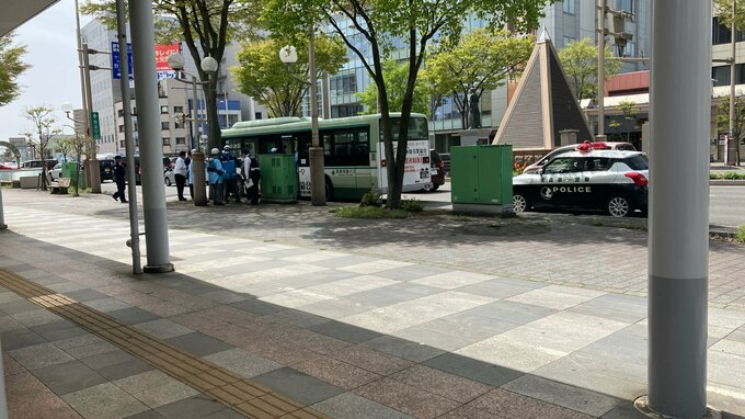 市営バスの前に軽乗用車が車線変更か　事故をさけようとバスが急ブレーキ　〝非接触事故〟で乗客１人けが　青森県　|　青森のニュース│ATV NEWS│青森テレビ
