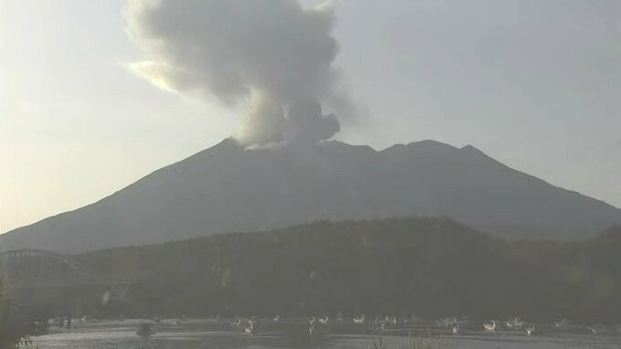 桜島で噴火　噴煙１０００ｍ、１２００ｍ【きょう・あすの降灰予報】鹿児島　|　鹿児島のニュース｜MBC NEWS｜南日本放送