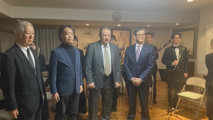 オデーサ歌劇場に日本の楽器を寄贈　ウクライナ駐日大使「復興に向け協力を」