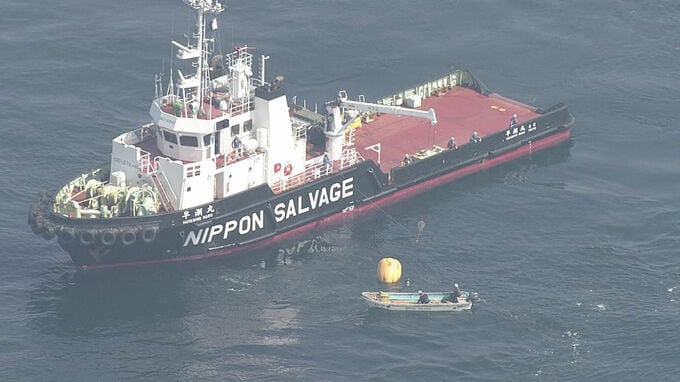 長崎県壱岐沖医療用ヘリ死亡事故　海中のヘリコプター引き上げ作業始まる　|　福岡のニュース｜RKB NEWS｜RKB毎日放送