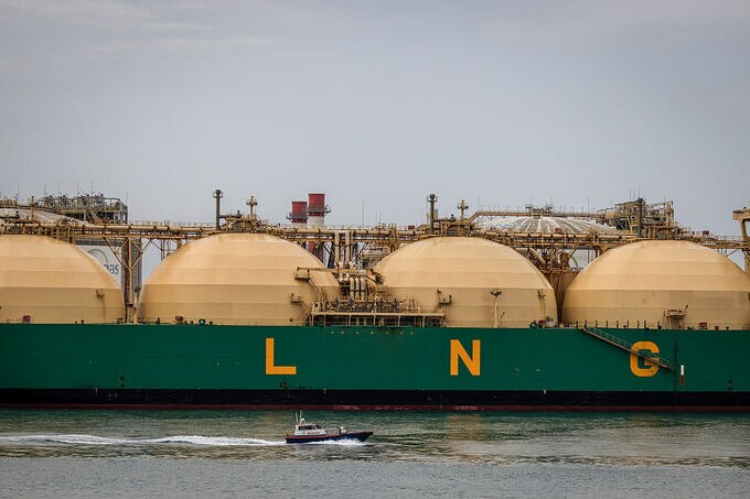 ホルムズ海峡でLNGタンカー被弾、カタール積み－輸送混乱拡大の恐れ