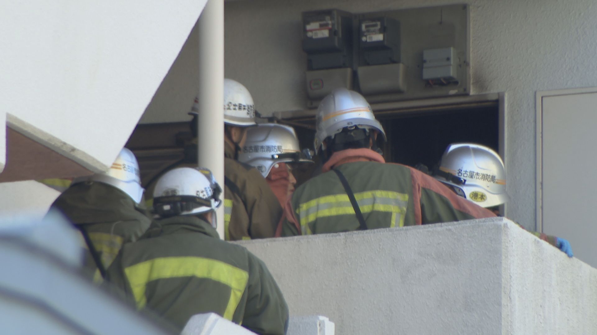 マンションの１室で火事　60代くらいの男性が死亡　１人暮らしの男性か　部屋にはカセットコンロを使っていた形跡