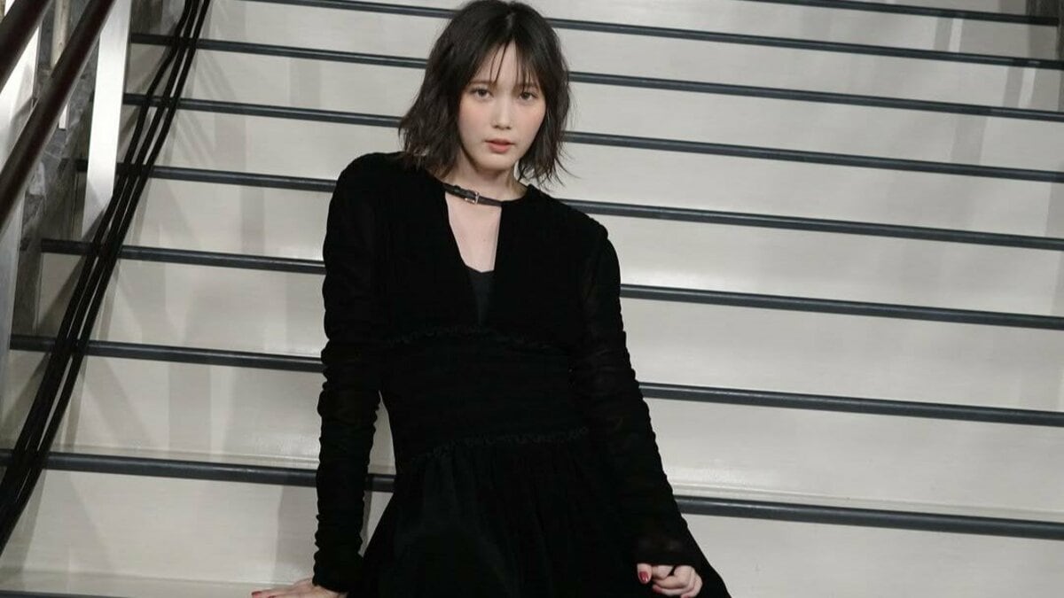 本田翼 】黒のワンピースドレスで来年春夏のコレクションに登場 美しさ