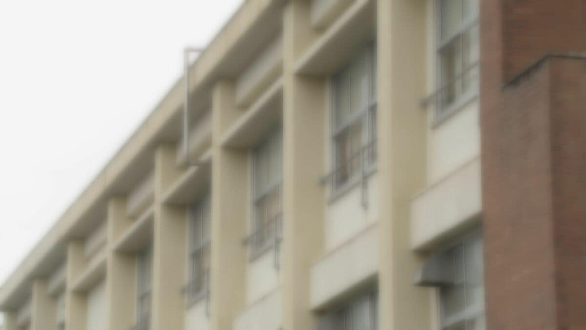 他校の生徒を叱責し顔写真を撮影… 傷害の疑いで20代女性教員を書類送検 専門家からは｢越権行為｣との指摘も 教育委員会｢適切な指導｣ 愛知･一宮市