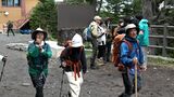富士山の山梨側山開き 1日上限4,000人や通行料2,000円の“入山規制”も「安全のためにはいい」登山客も理解 静岡との違いも | 静岡のニュース | SBSNEWS | 静岡放送