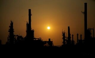 イラン南部の化学工場で大規模火災、ISNA報道－国内最大の製油所付近| TBS CROSS DIG with Bloomberg