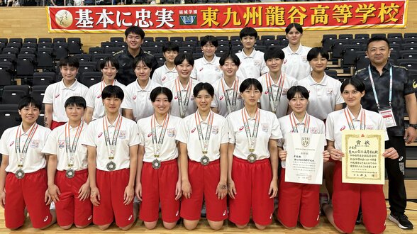 東九州龍谷が"全員バレー"体現も準優勝 日本代表・忠願寺莉桜「国体と春高では絶対リベンジしたい」【インターハイ】|TBS NEWS DIG