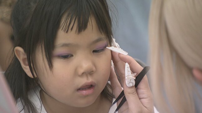 「イエーイみたいな感じのギャルになりたい」　平成に大流行したギャルメイク　令和の子どもたちが体験　山梨・昭和町|TBS NEWS DIG