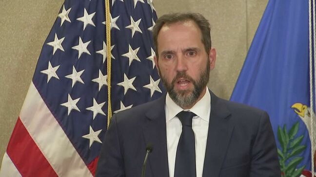 「2秒でクビにする」トランプ氏が名指ししていた特別検察官が辞任　「議会乱入事件」「機密文書持ち出し事件」を担当|TBS NEWS DIG