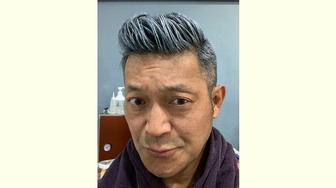 【 山口智充 】「白髪でリーゼントスタイル！」チャレンジ　〝『はくはつ』って読むことにします！〟つかのまの変身を楽しむ|TBS NEWS DIG