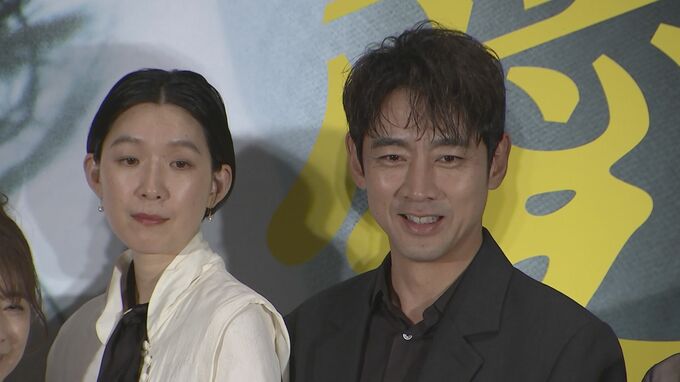 【江口のりこ】真っ赤なチェーンソーで鏡開き 不倫夫役の小泉孝太郎「僕はトラウマです(笑)」|TBS NEWS DIG