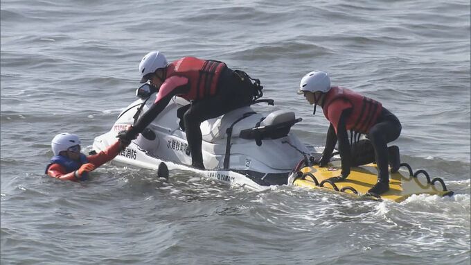 愛知県内全ての“水上オートバイ隊”が集まり救助訓練 豊橋市、田原市、西尾市、常滑市に静岡県湖西市の消防も参加　|　名古屋・愛知・岐阜・三重のニュース【CBC news】 | CBC web