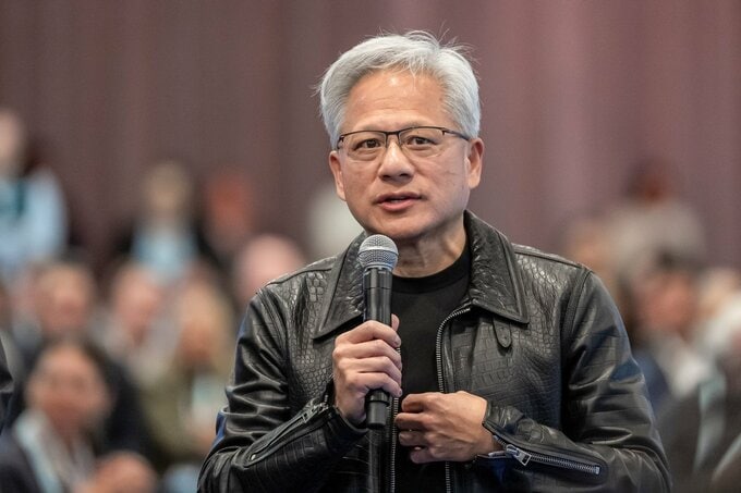 エヌビディアCEO、AI業界に新たな法律は不要と主張－市場原理を重視