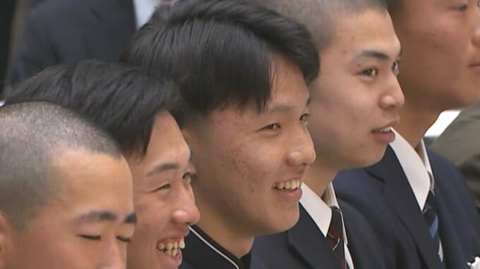 「正直やりたくなかった？」『春のセンバツ』選手宣誓の青森山田・橋場公祐主将　司会の質問に「はい…。でも…」　選抜高等学校野球大会の組み合わせ抽選会・開幕試合には八学光星が登場！|TBS NEWS DIG